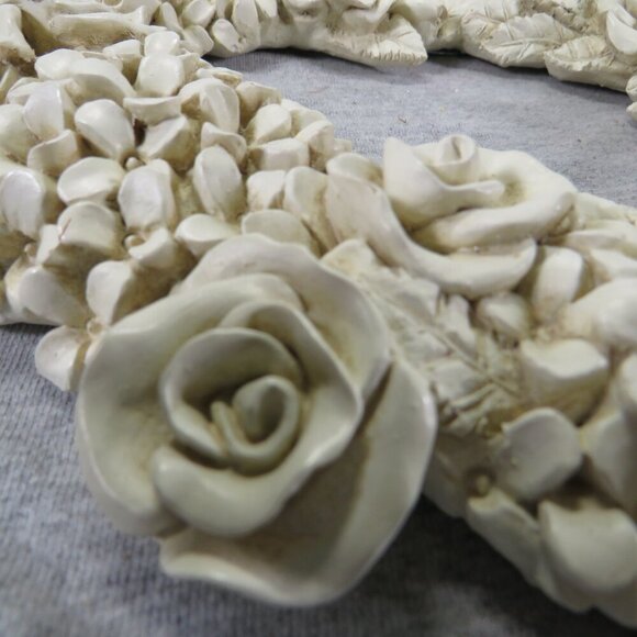 Vintage Heart Hydrangea & Rose Wreath Wall Hanging Ivory w shading Heavy Resin - Picture 3 of 7
